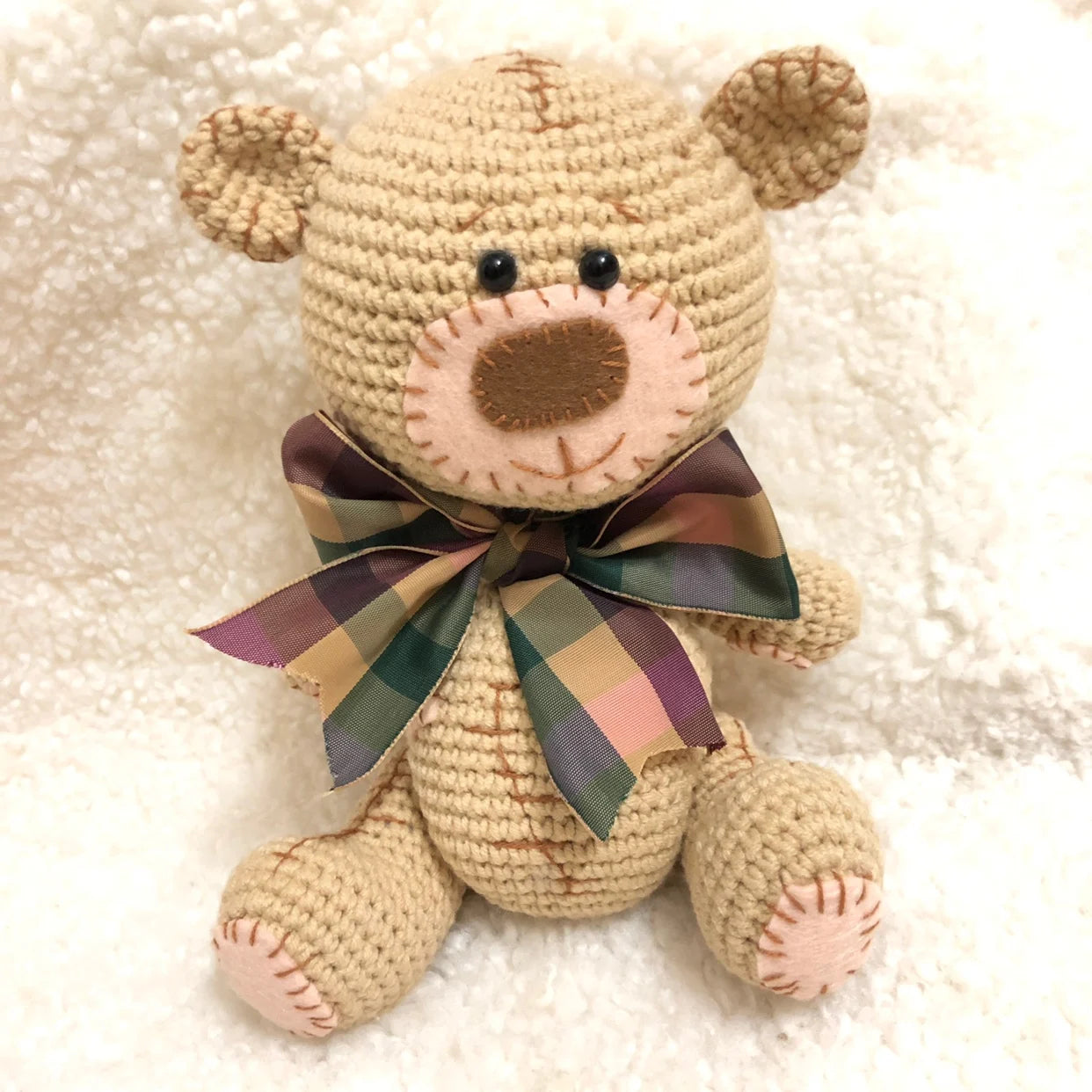 Lovely handmade bear doll Crochet toy gift, wool knitted doll birthday gift for children (finished product, non-DIY)